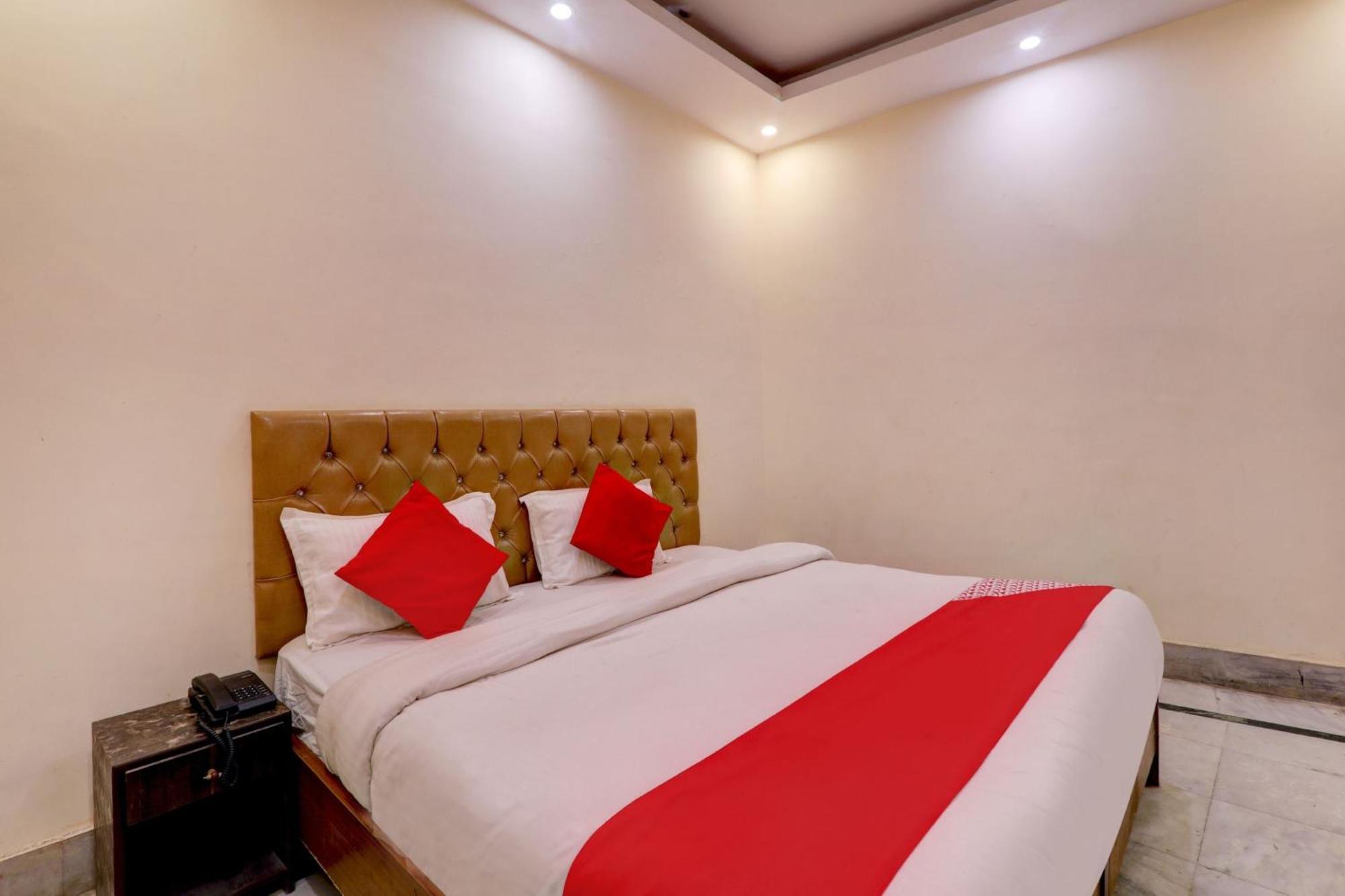 Hotel O Moon Palace Near Sahara Ganj Mall لاكناو المظهر الخارجي الصورة
