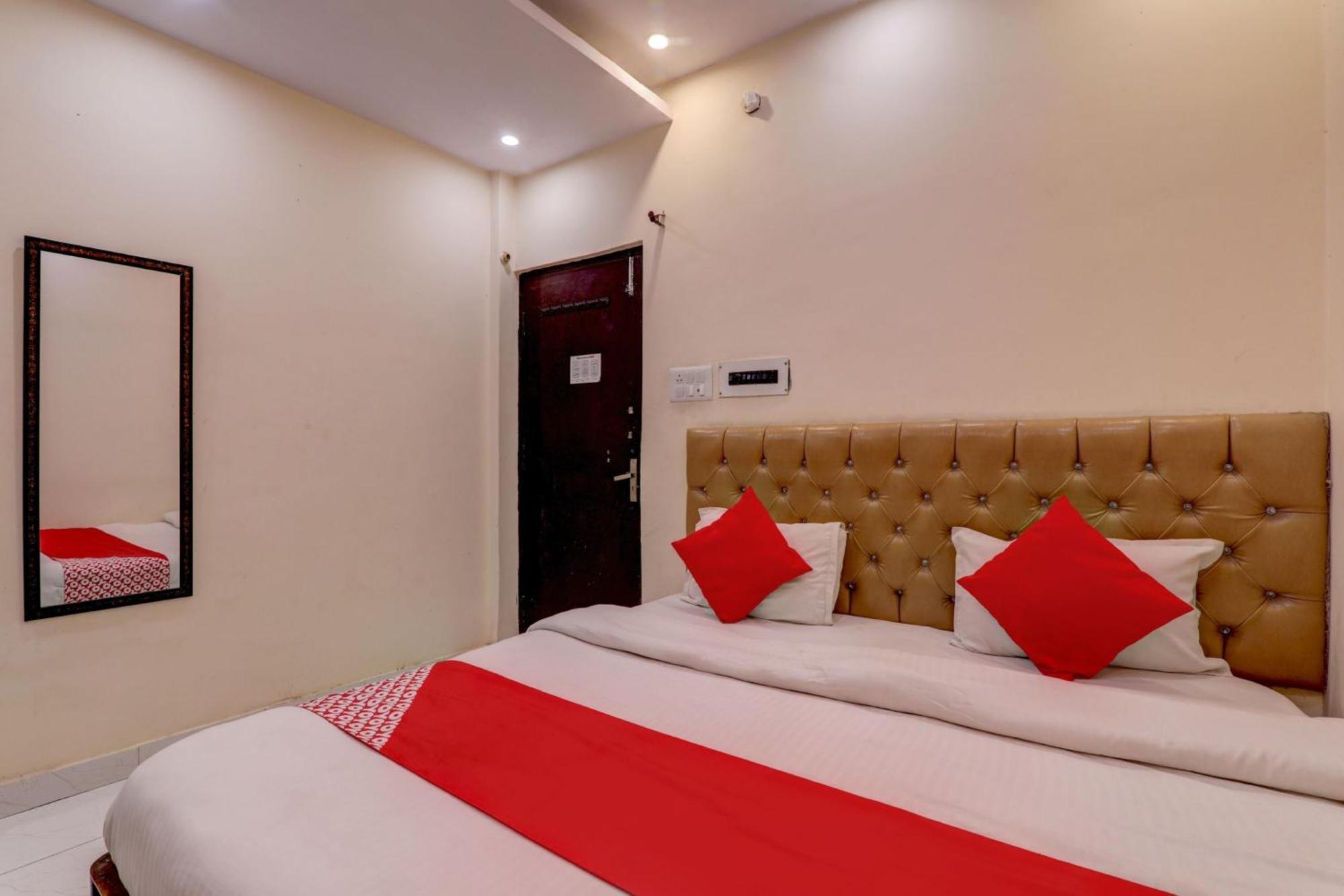 Hotel O Moon Palace Near Sahara Ganj Mall لاكناو المظهر الخارجي الصورة