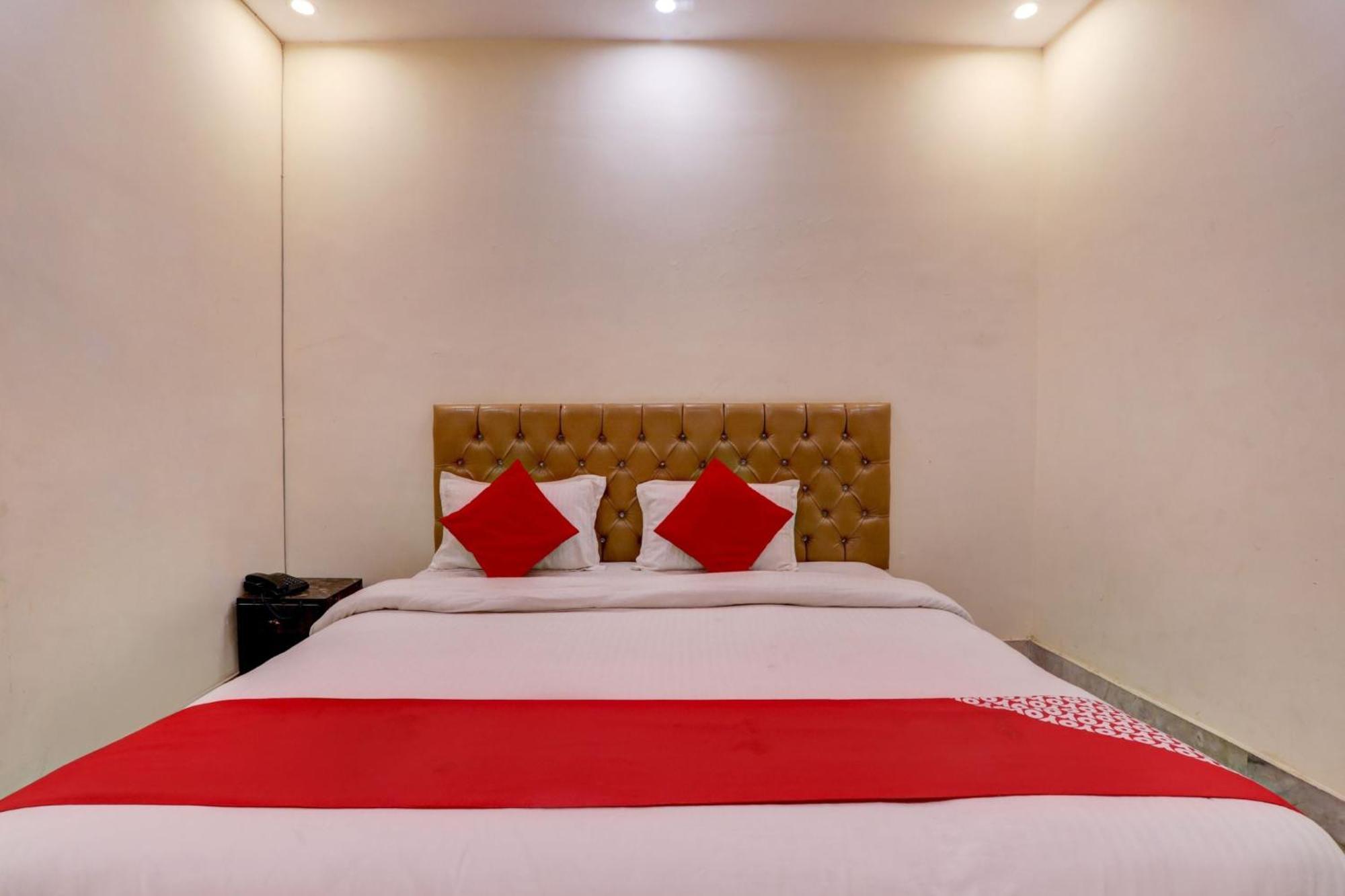 Hotel O Moon Palace Near Sahara Ganj Mall لاكناو المظهر الخارجي الصورة